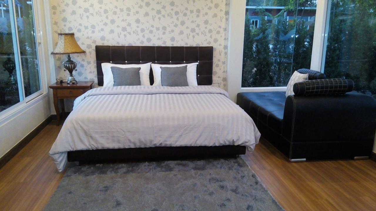 Bluemoon Riverside Phibun Mangsahan Екстер'єр фото