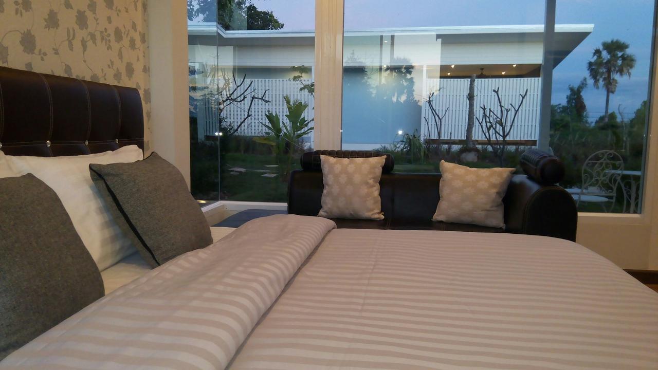 Bluemoon Riverside Phibun Mangsahan Екстер'єр фото