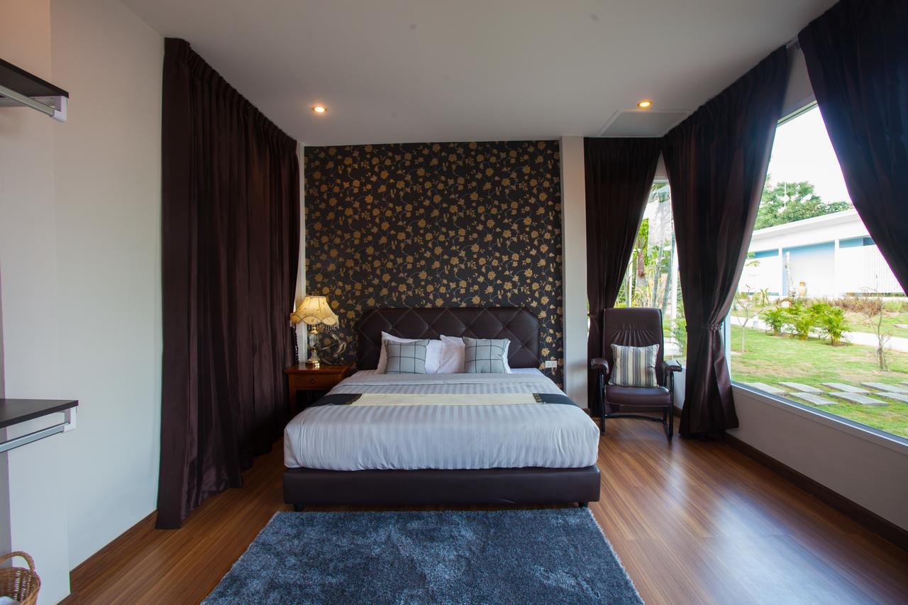 Bluemoon Riverside Phibun Mangsahan Екстер'єр фото